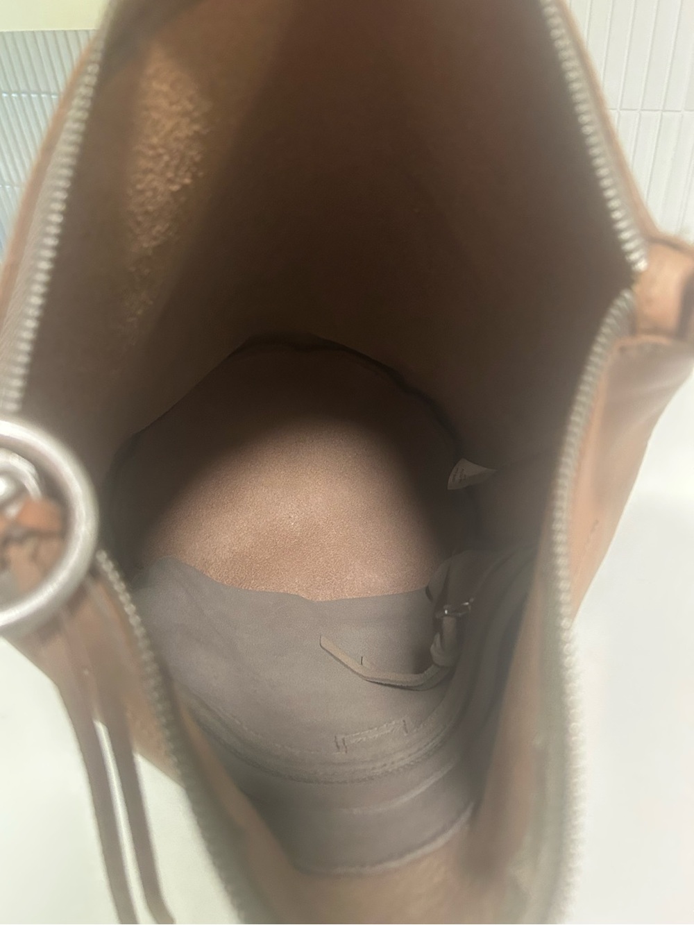 Madewell The Lisbon O-Ring Leather Bucket Bag - Picture 10 of 11